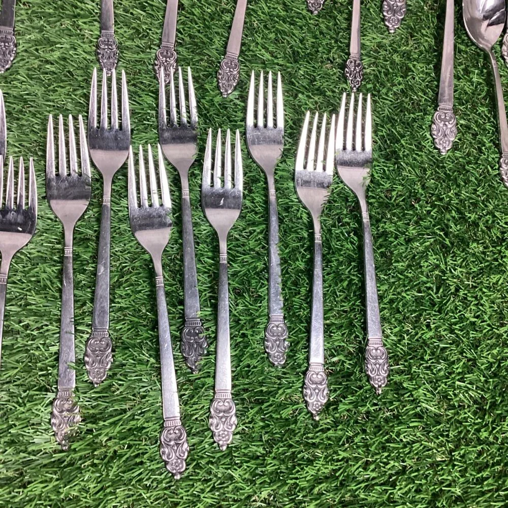 Oneida Vineland Stainless Steel Flatware Set of 8 +